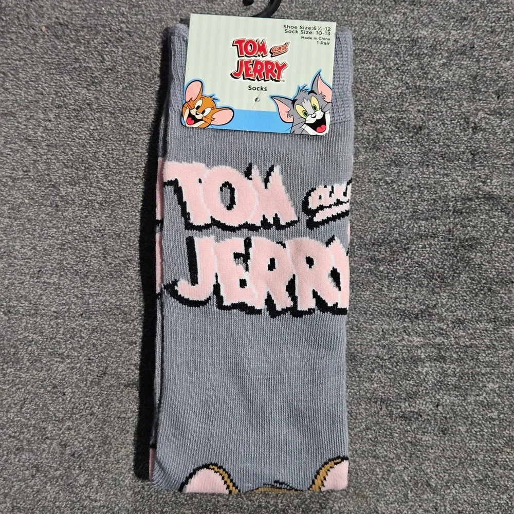 Tom and Jerry Mens Crew Socks Gray Pink Striped Cartoon Graphic Size 10-13 NEW